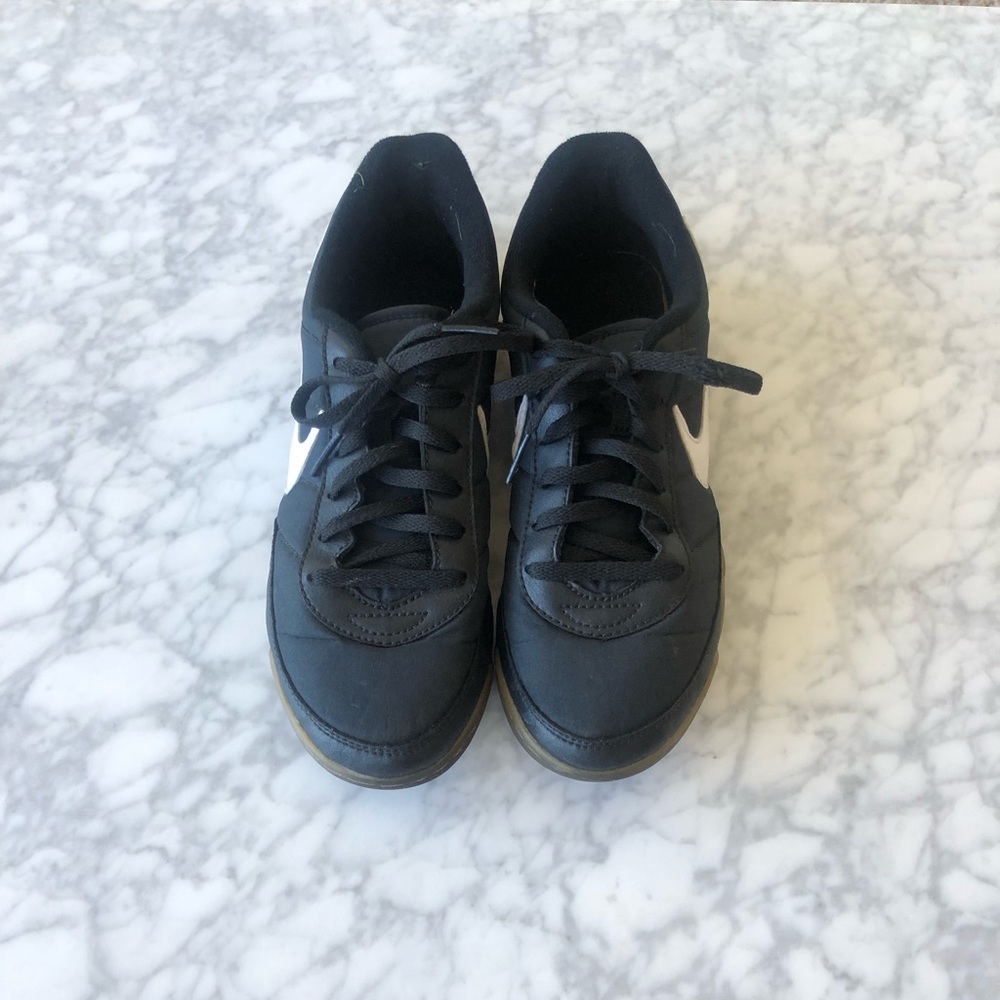 Nike youth indoor soccer cleats